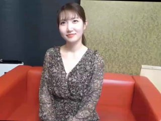 回归第二天依旧4P激情 喝喝酒玩玩游戏 尽兴了再开始操 地上铺毯子交换 操的喊老公救命